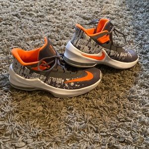 Nike Boys Air Max Infuriate II Ah3426-004 Gray White Basketball Shoes Size 6Y